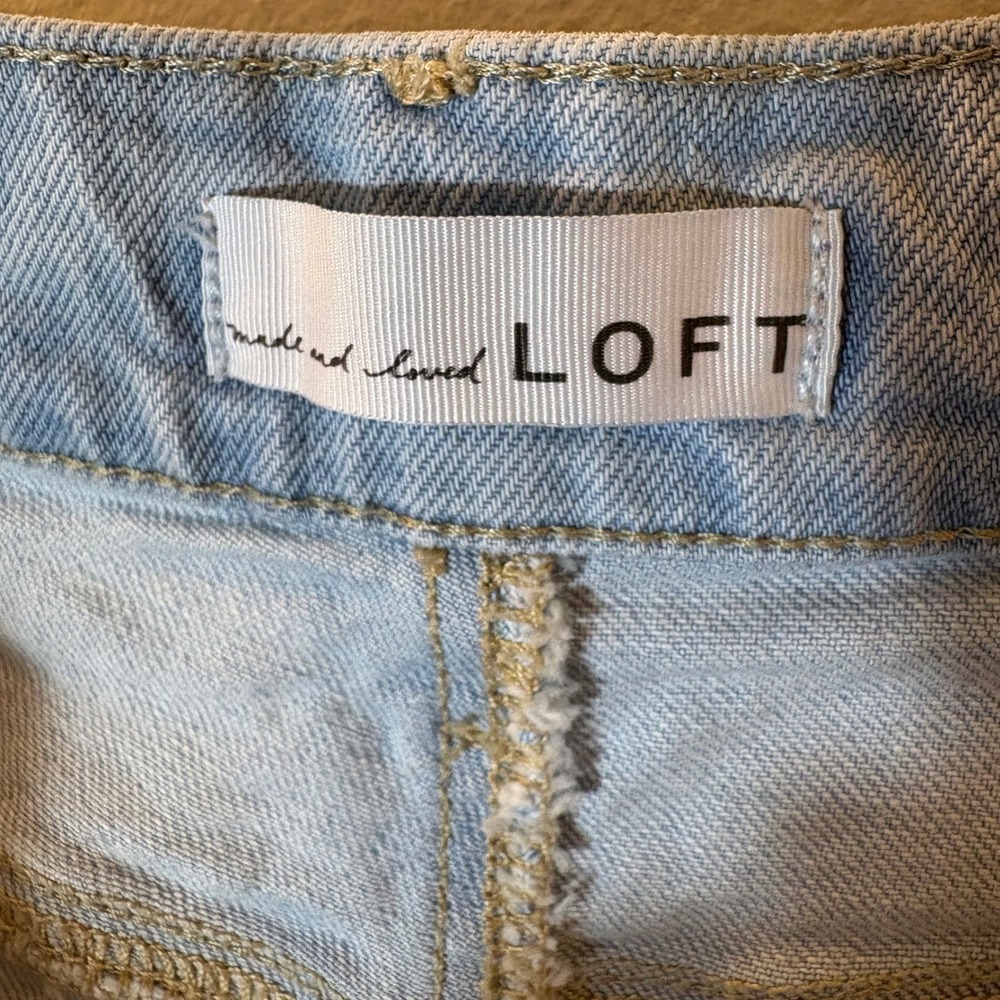 LOFT Light Wash Distressed Raw Hem Denim Shorts 31/12 - Picture 3 of 6